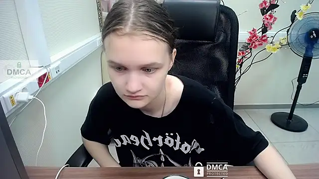  donnaSia  online show from 07-17-26, 10:11