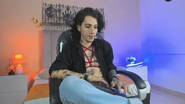 Vergil Noir  online show from 05-20-26, 04:40