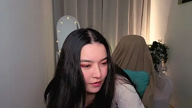 MomoRins online show from 05-13-26, 09:55