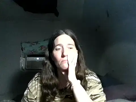 Snapshot of Mini83 chatting on 06-03-26, 06:57 Mini83 online show from 06-03-26, 06:57
