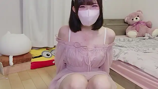 hiyo0001 online show from 05-20-26, 01:39