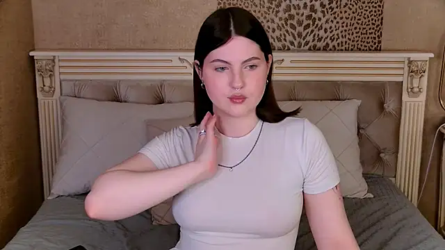 IvySimmons online show from 05-08-26, 08:47