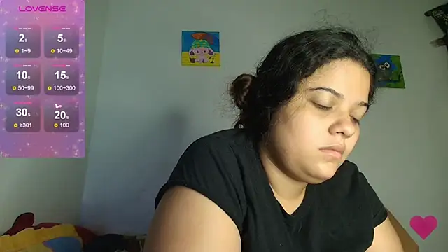 Snapshot of EliVanegas chatting on 06-18-26, 07:08 EliVanegas online show from 06-18-26, 07:08
