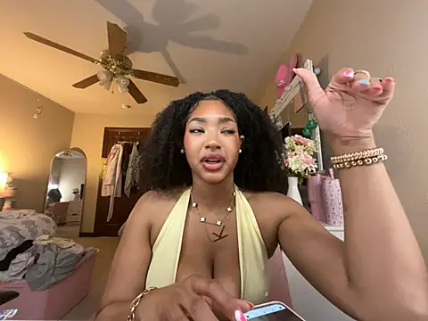 Snapshot of blair_vexxx chatting on 05-10-26, 01:44 blair vexxx online show from 05-10-26, 01:44