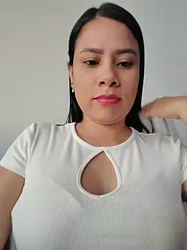 Nicol Alvarez1 online show from 06-18-26, 09:52