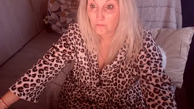 Divineblond online show from 03-19-26, 04:11