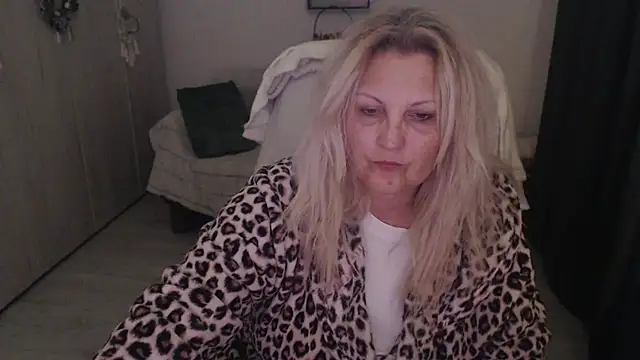 Divineblond online show from 04-09-26, 11:43