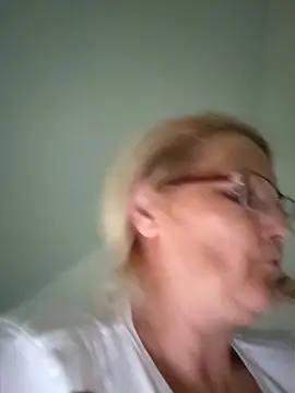 Divineblond online show from 05-22-26, 04:23