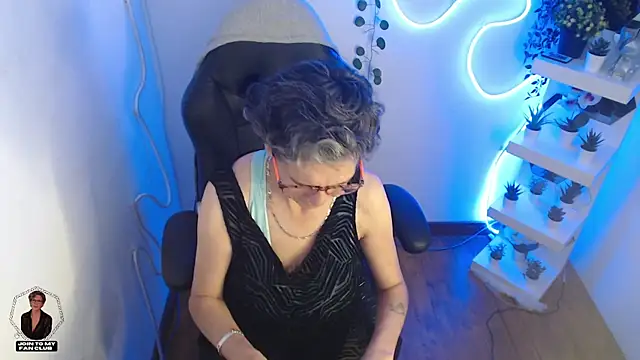 Snapshot of selena_ferreira chatting on 05-20-26, 11:49 selena ferreira online show from 05-20-26, 11:49