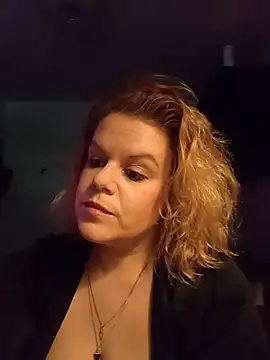Maryquenn online show from 05-21-26, 01:18