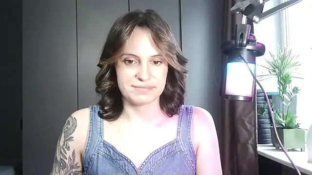 shy Miracle online show from 05-04-26, 02:02
