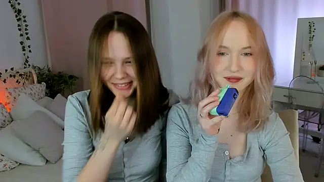 lisaluve online show from 04-25-26, 09:23