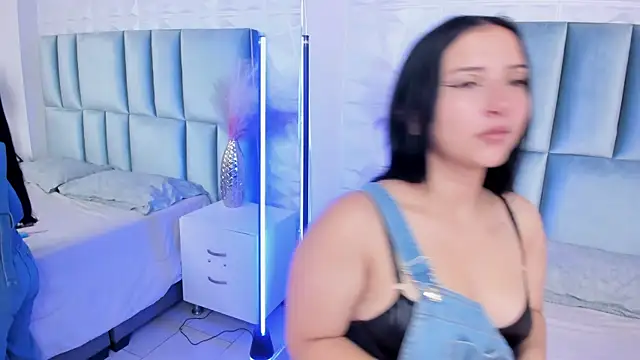 Snapshot of EmmyCastillo chatting on 07-14-26, 11:38 EmmyCastillo online show from 07-14-26, 11:38