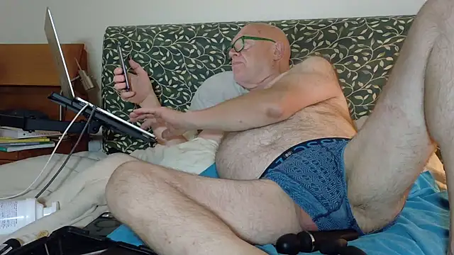 Snapshot of KinkCentral chatting on 07-15-26, 10:26 KinkCentral online show from 07-15-26, 10:26