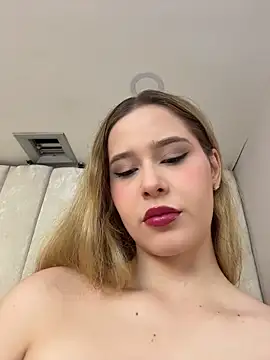 Snapshot of EmaVega chatting on 05-05-26, 11:51 EmaVega online show from 05-05-26, 11:51