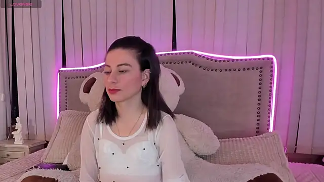 mariana  thompson online show from 06-03-26, 02:25