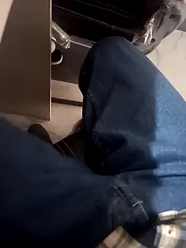 Robin681 online show from 04-25-26, 09:23