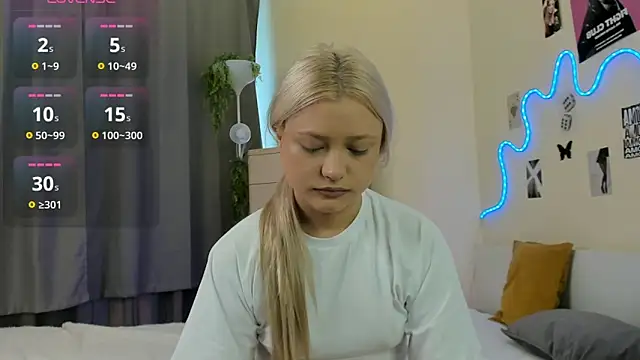 Snapshot of MidnightPoise chatting on 07-05-26, 05:25 MidnightPoise online show from 07-05-26, 05:25