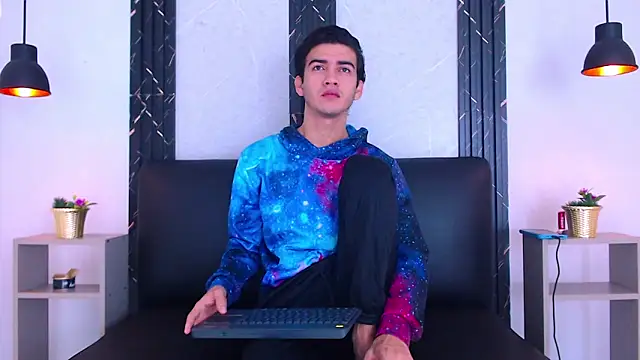 Snapshot of Feiccer_Castquer chatting on 04-28-26, 11:15 Feiccer Castquer online show from 04-28-26, 11:15