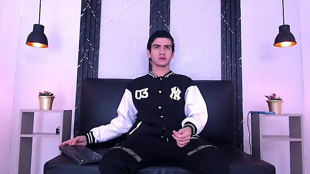 Snapshot of Feiccer_Castquer chatting on 05-10-26, 11:15 Feiccer Castquer online show from 05-10-26, 11:15