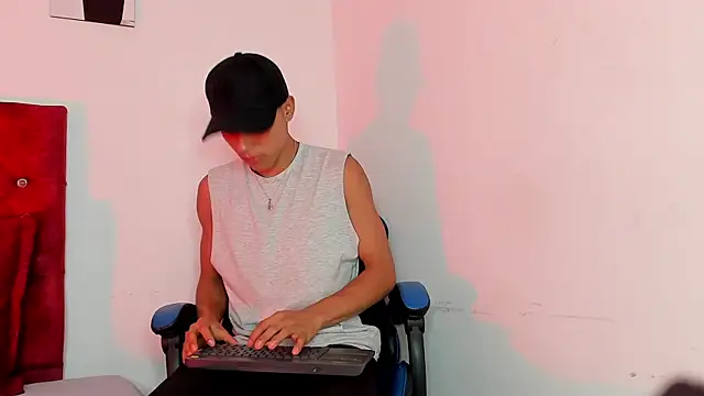 ThiagoSexy005 online show from 05-06-26, 12:19