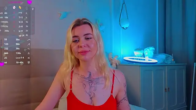 Snapshot of AveriRigby chatting on 06-16-26, 08:44 AveriRigby online show from 06-16-26, 08:44
