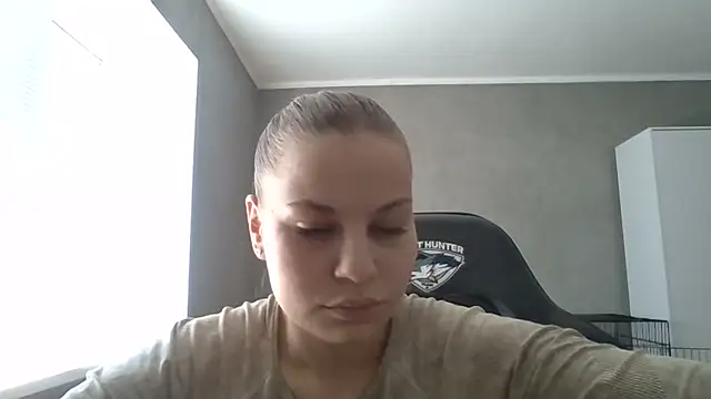  Linsyy ee  online show from 06-05-26, 08:42
