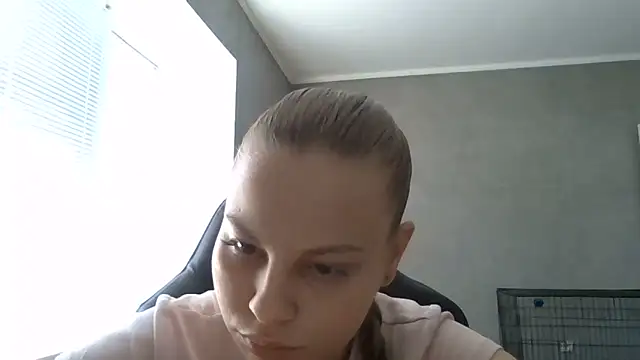  Linsyy ee  online show from 06-12-26, 08:57