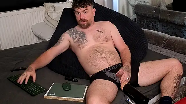 Snapshot of Naughtybihubbyxx chatting on 05-06-26, 08:30 Naughtybihubbyxx online show from 05-06-26, 08:30
