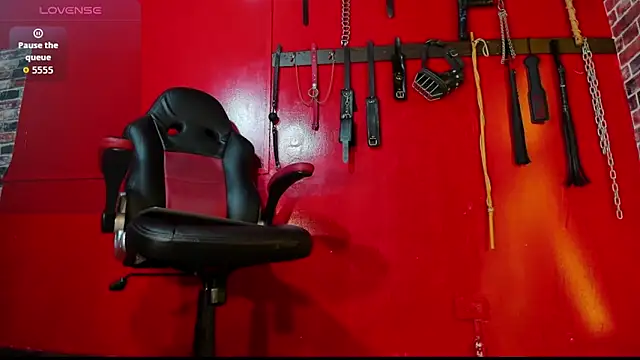 Snapshot of Dominatriz_Arlette chatting on 04-29-26, 07:20 Dominatriz Arlette online show from 04-29-26, 07:20