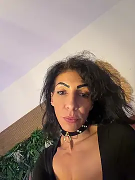Yasmiinee online show from 05-31-26, 07:04