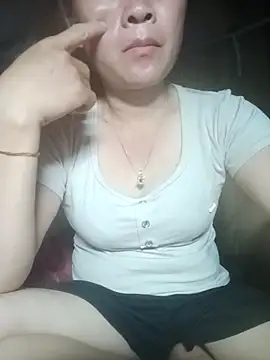Snapshot of Lella_01 chatting on 06-05-26, 06:52 Lella 01 online show from 06-05-26, 06:52