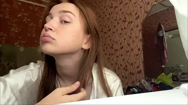 Chloooee online show from 07-12-26, 08:49