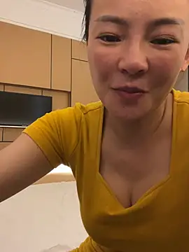 Snapshot of Meimei-bb chatting on 06-12-26, 01:21 Meimei-bb online show from 06-12-26, 01:21