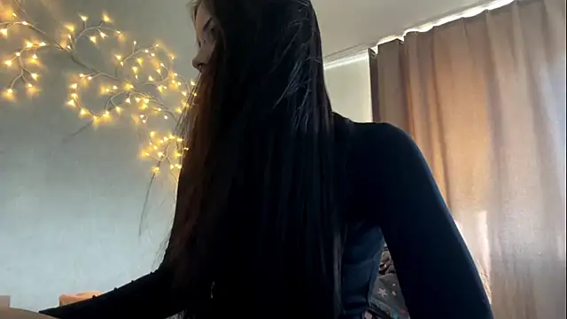 LouisePavlides online show from 05-06-26, 01:27