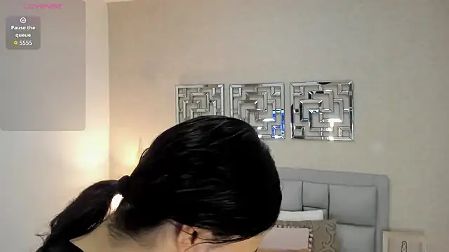 sofia  thompson online show from 05-16-26, 12:29