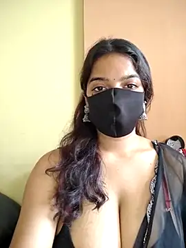 Snapshot of vanika2000 chatting on 05-25-26, 03:45 vanika2000 online show from 05-25-26, 03:45