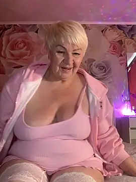 Snapshot of Laura_Miillf chatting on 05-14-26, 08:32 Laura Miillf online show from 05-14-26, 08:32