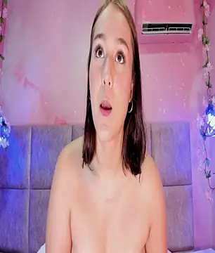 AmelieCooper online show from 06-18-26, 07:51
