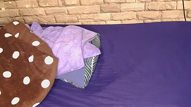 Sweethoneyglow online show from 06-12-26, 11:31