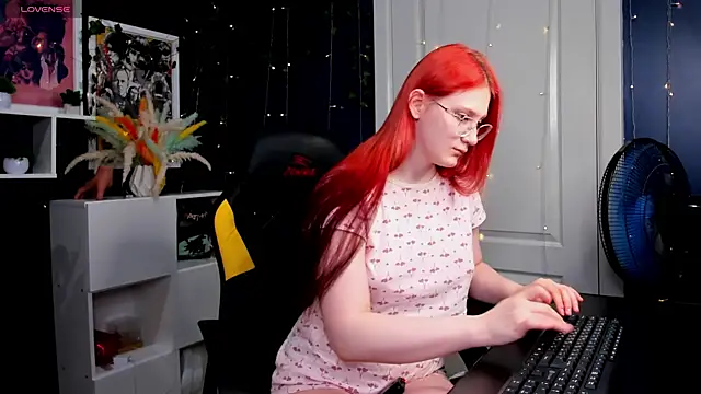 Queen Milena online show from 06-25-26, 11:48
