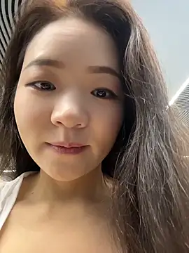 Snapshot of xiaochengzi505 chatting on 06-18-26, 01:17 xiaochengzi505 online show from 06-18-26, 01:17