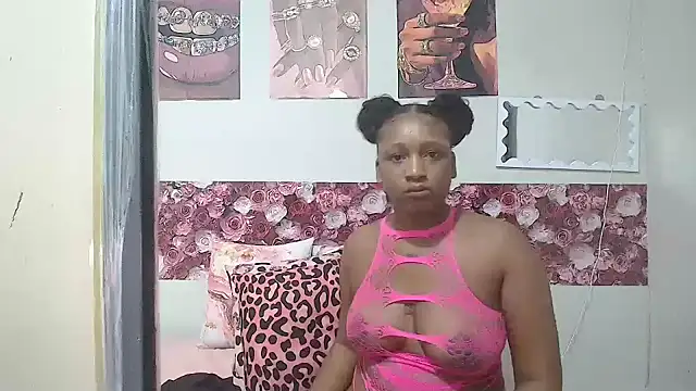 EnchantingLisa online show from 05-13-26, 04:10