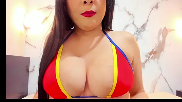 LauraCollinss online show from 06-17-26, 04:26