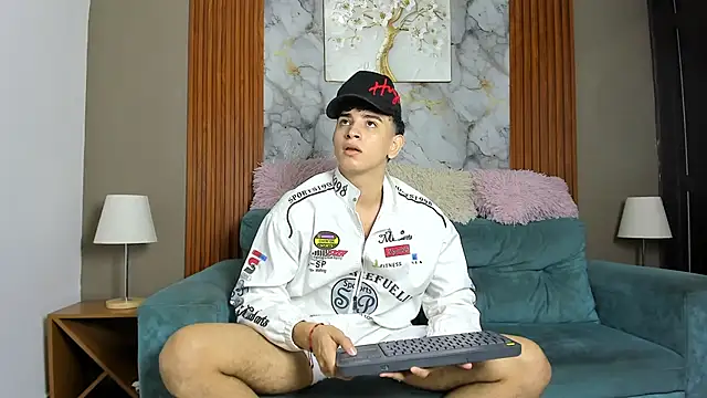 LOVE GUYS1 online show from 05-11-26, 04:04