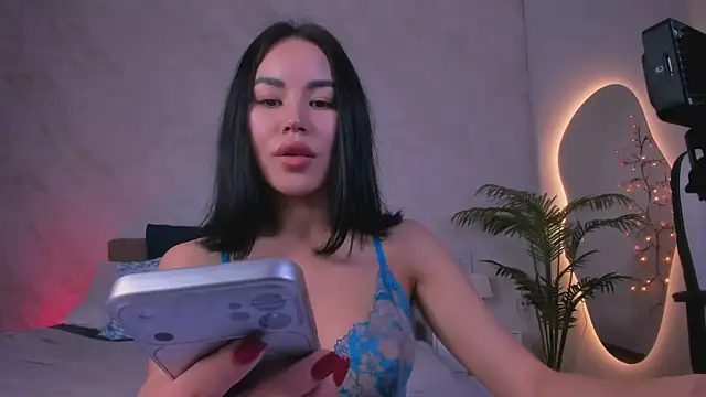 YukiLuna  online show from 06-05-26, 01:17