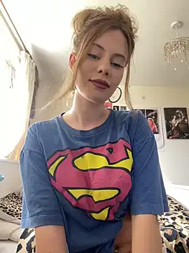 Snapshot of Young_Lizzie chatting on 05-07-26, 01:38 Young Lizzie online show from 05-07-26, 01:38