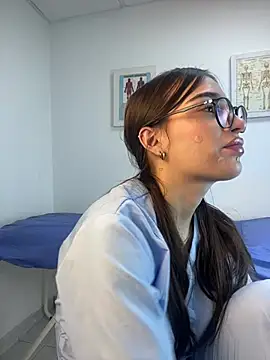 Sweet Milaa1 online show from 05-19-26, 07:20