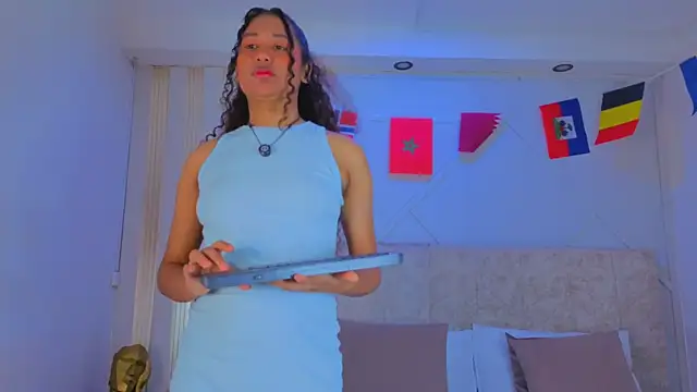 Snapshot of secretestrella chatting on 06-26-26, 02:49 secretestrella online show from 06-26-26, 02:49