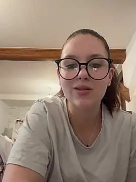 Snapshot of CuteBeaX chatting on 05-31-26, 08:10 CuteBeaX online show from 05-31-26, 08:10